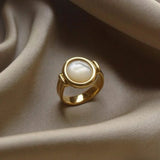 Anello elegante di perle
