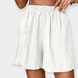 Nina - Shorts di stile con pieghe frontali