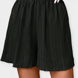 Nina - Shorts di stile con pieghe frontali