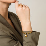 Bracciale dorato a forma di cuore